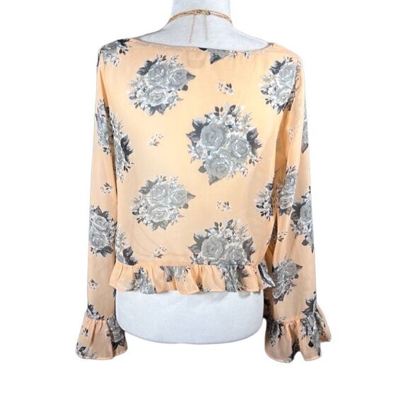 Ali & Kris bell sleeve cropped top sheer floral size medium - Picture 4 of 14